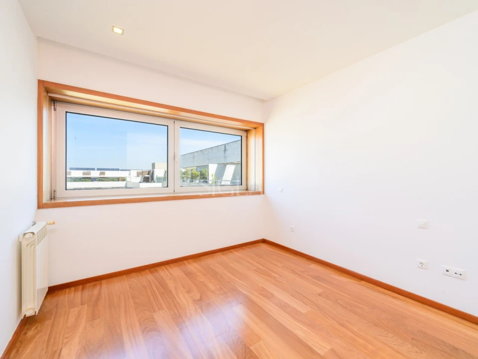 Apartamento T3 para Arrendamento em Arcozelo Foto 16