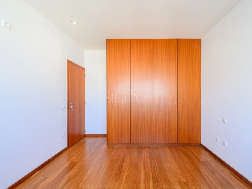Apartamento T3 para Arrendamento em Arcozelo Foto 19