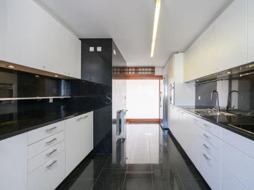 Apartamento T3 para Arrendamento em Arcozelo