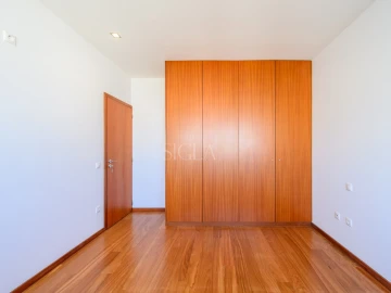 Apartamento T3 para Arrendamento em Arcozelo