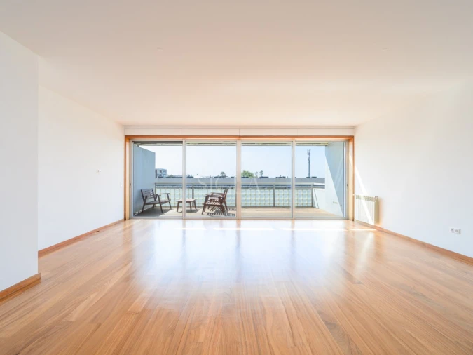 Apartamento T3 para Arrendamento em Arcozelo Foto 4