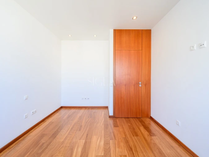 Apartamento T3 para Arrendamento em Arcozelo Foto 17