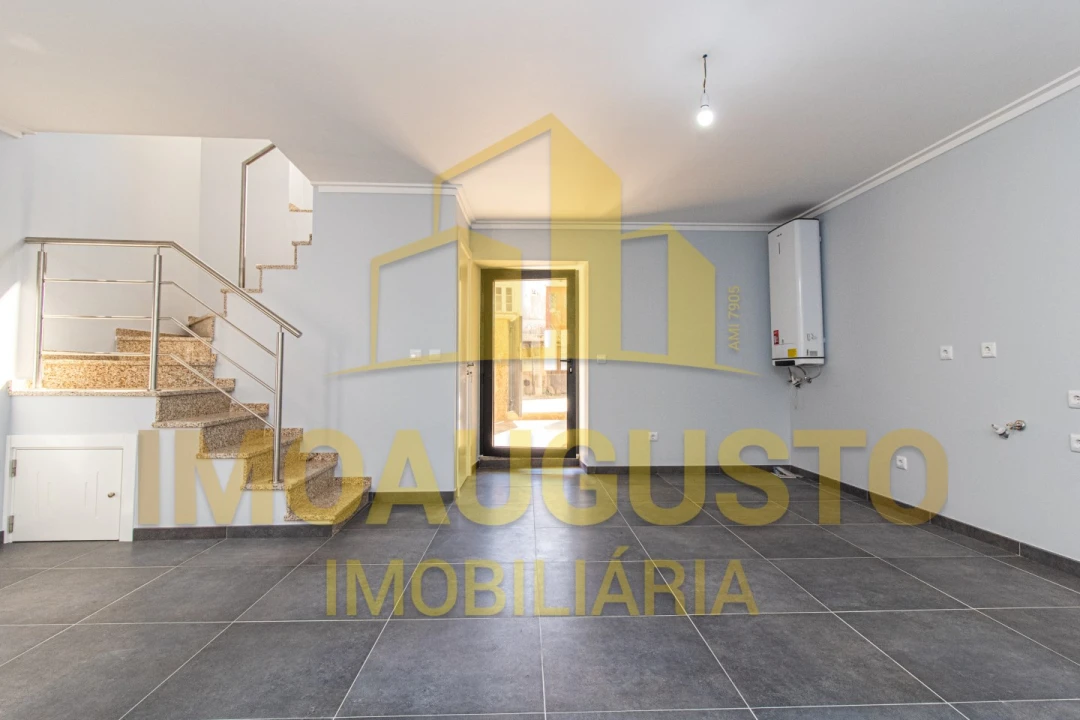Moradia T2 para Venda em Alfaiates Foto 5