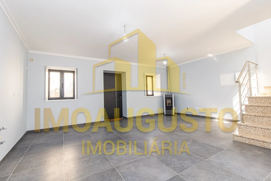 Moradia T2 para Venda em Alfaiates Foto 8