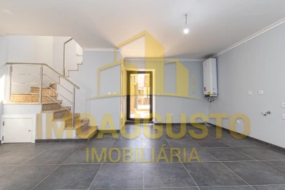 Moradia T2 para Venda em Alfaiates