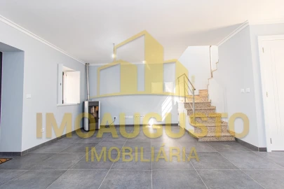 Moradia T2 para Venda em Alfaiates