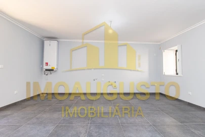 Moradia T2 para Venda em Alfaiates