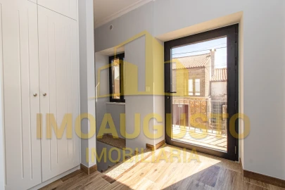 Moradia T2 para Venda em Alfaiates