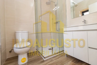 Moradia T2 para Venda em Alfaiates