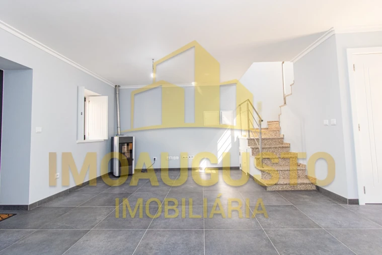 Moradia T2 para Venda em Alfaiates Foto 6