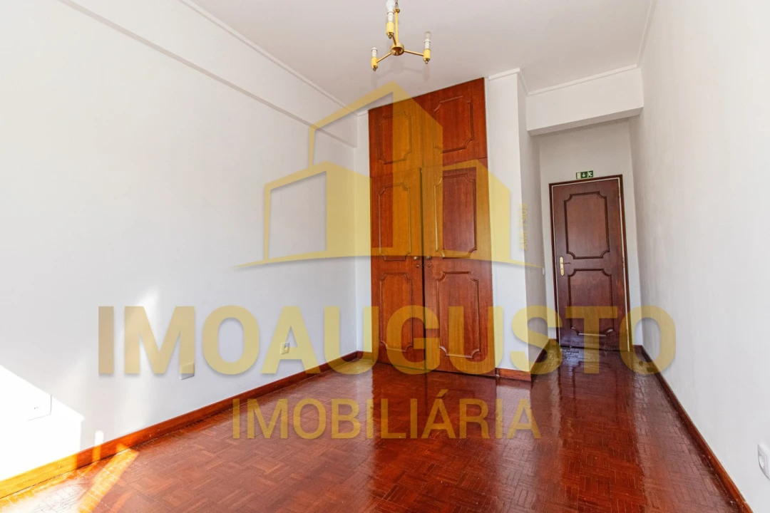 Apartamento T3 para Venda em Guarda Foto 13