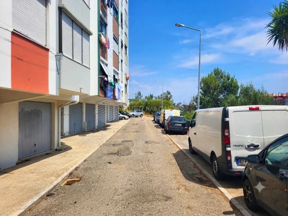Garagem para Venda em Rio de Mouro Foto 12