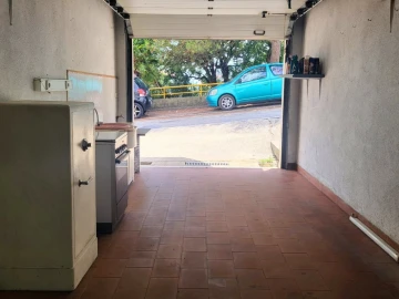 Garagem para Venda em Rio de Mouro