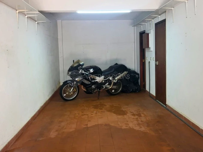 Garagem para Venda em Rio de Mouro Foto 5