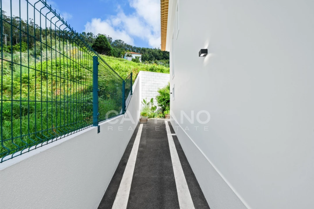 Moradia T3 para Venda em Canhas Foto 42