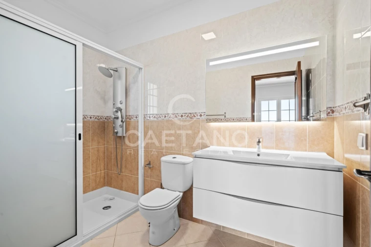 Moradia T3 para Venda em Canhas Foto 11