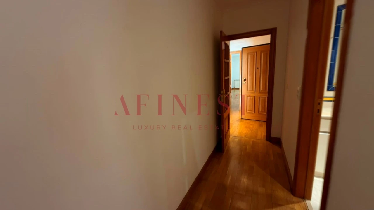 Apartamento T3 para Arrendamento em Carcavelos e Parede Foto 13