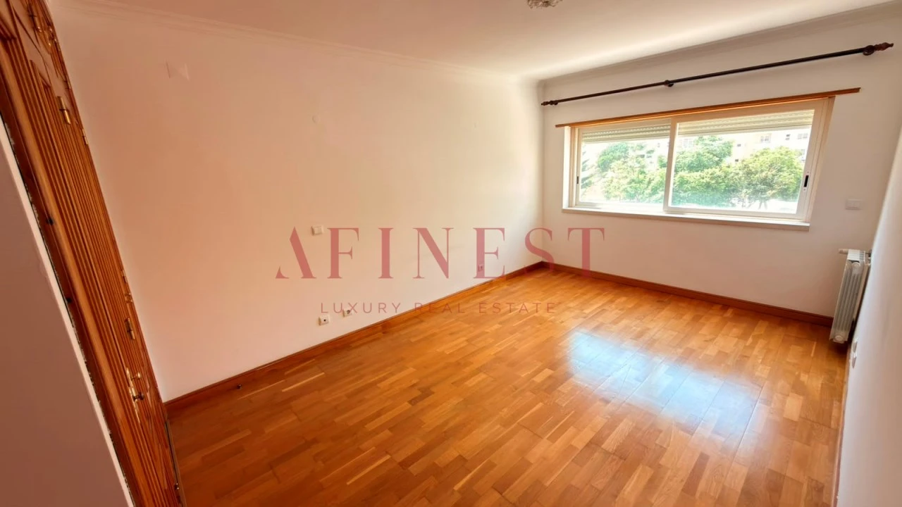 Apartamento T3 para Arrendamento em Carcavelos e Parede Foto 11