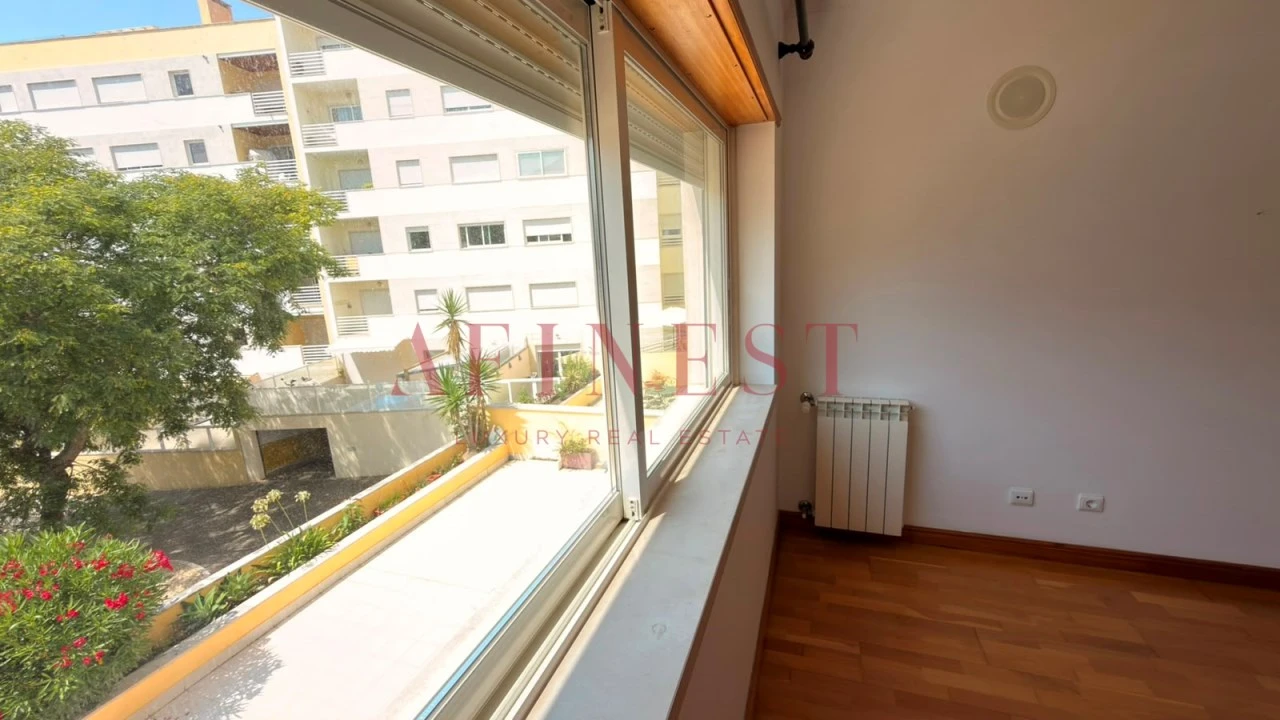 Apartamento T3 para Arrendamento em Carcavelos e Parede Foto 12