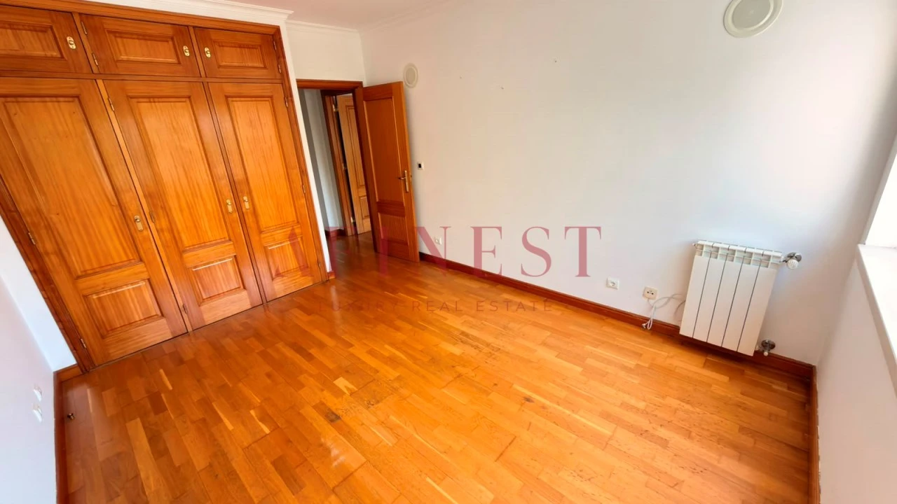 Apartamento T3 para Arrendamento em Carcavelos e Parede Foto 17
