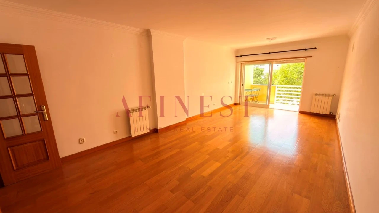 Apartamento T3 para Arrendamento em Carcavelos e Parede Foto 7