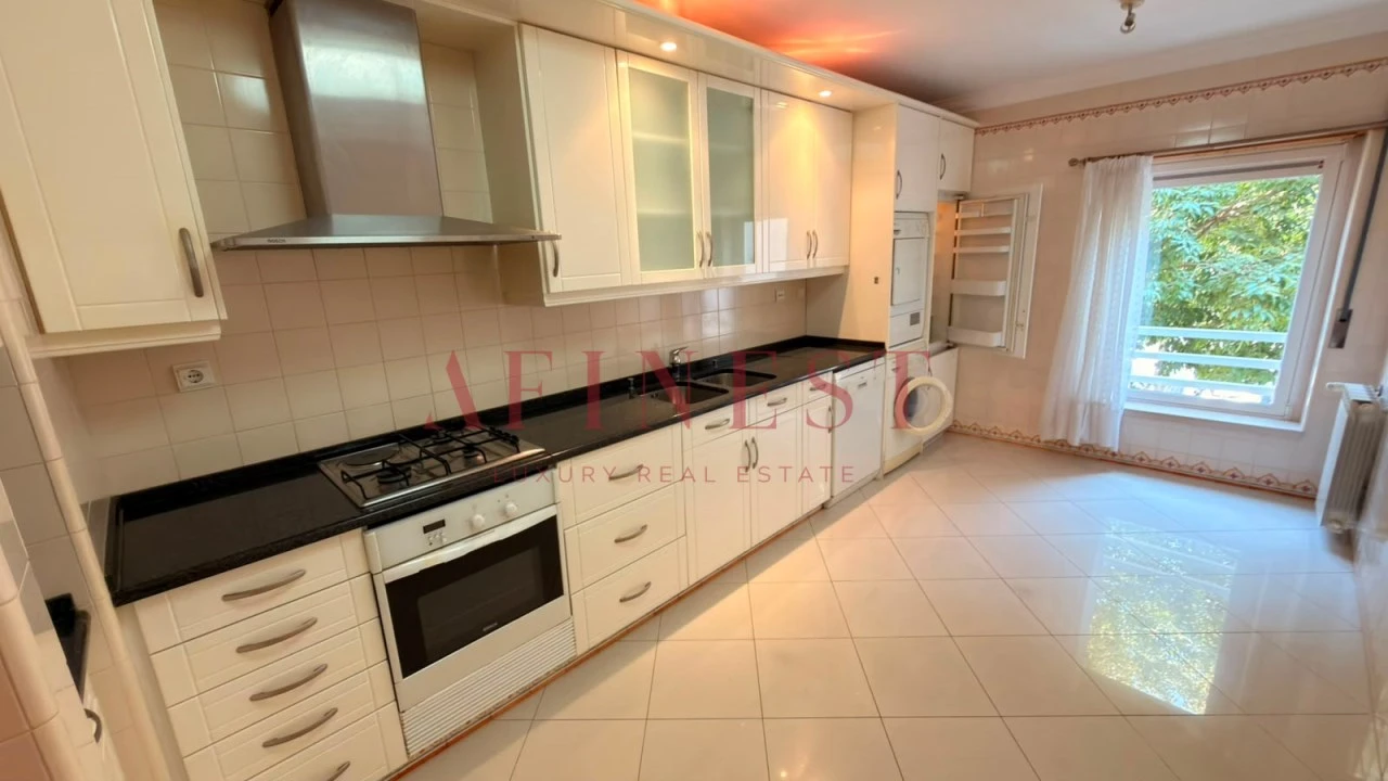 Apartamento T3 para Arrendamento em Carcavelos e Parede Foto 2