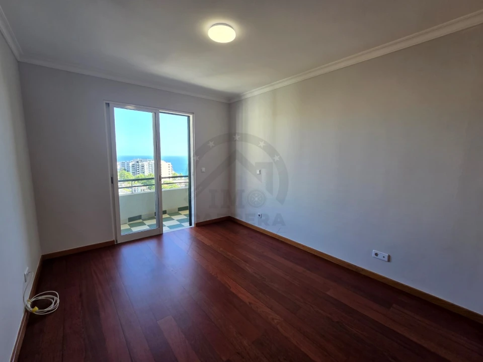 Apartamento T2 para Venda em São Martinho Foto 19