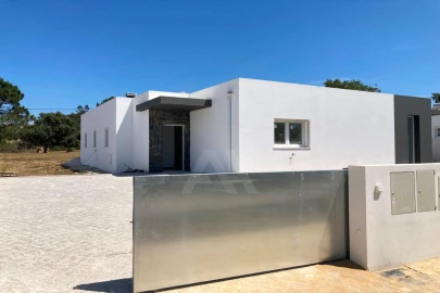 Moradia T3 para Venda em Nossa Senhora do Pópulo, Coto e São Gregório
