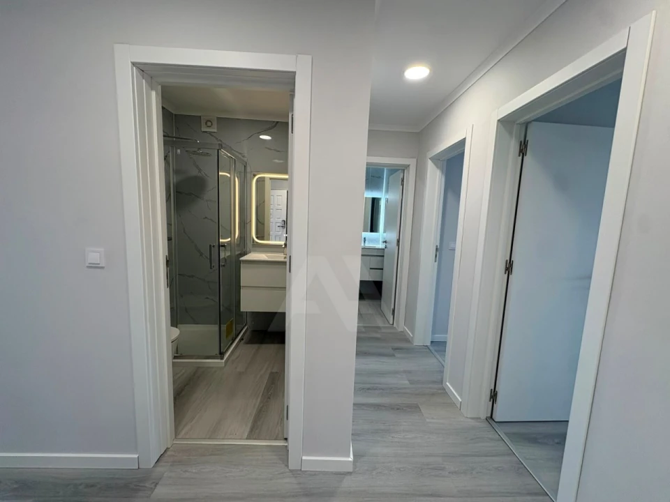 Apartamento T4 para Venda em Amora Foto 12