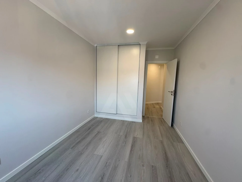 Apartamento T4 para Venda em Amora Foto 13