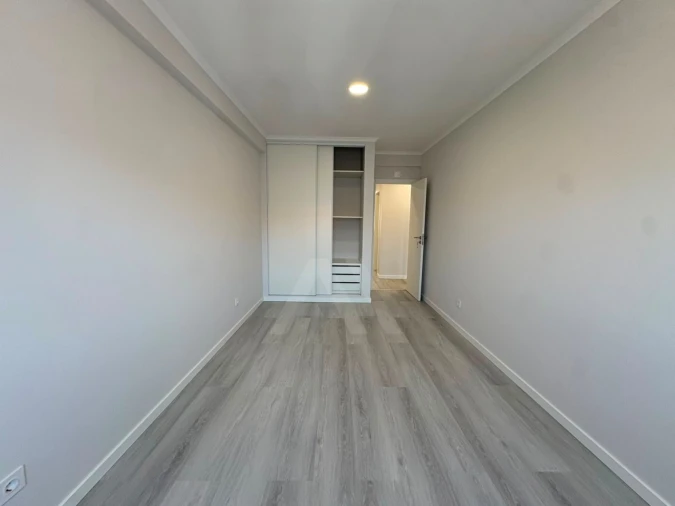Apartamento T4 para Venda em Amora Foto 8
