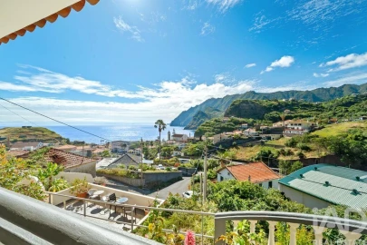 Moradia T6 para Venda em Porto da Cruz