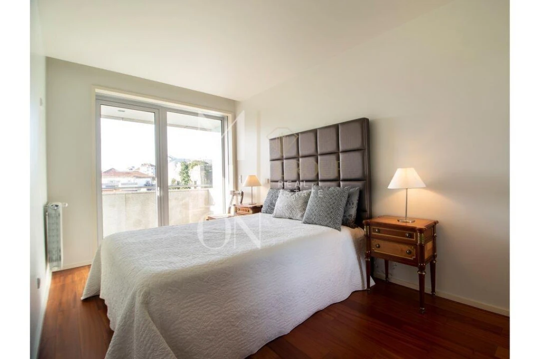 Apartamento T2 para Arrendamento em Cedofeita, Santo Ildefonso, Sé, Miragaia, São Nicolau e Vitória Foto 18