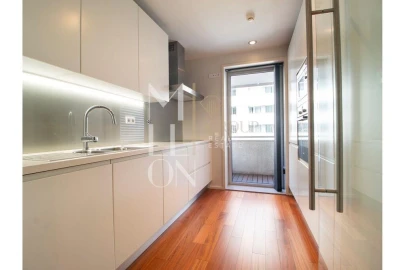 Apartamento T2 para Arrendamento em Cedofeita, Santo Ildefonso, Sé, Miragaia, São Nicolau e Vitória