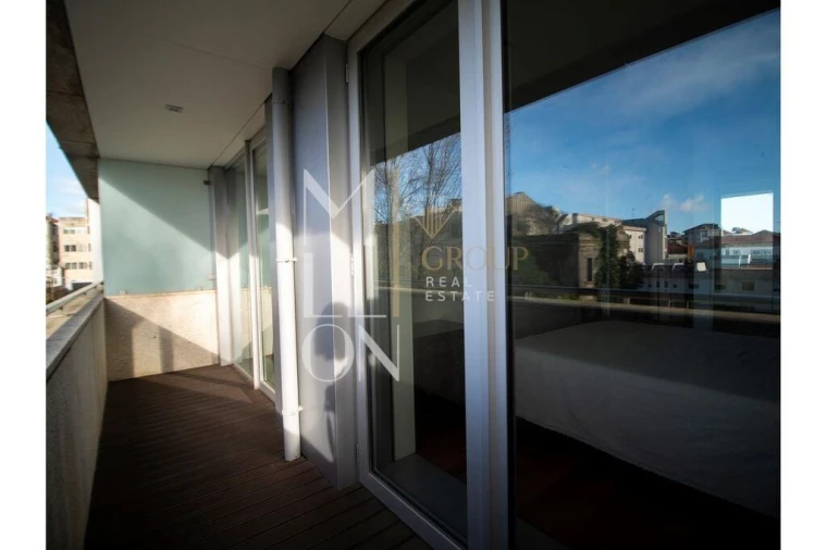 Apartamento T2 para Arrendamento em Cedofeita, Santo Ildefonso, Sé, Miragaia, São Nicolau e Vitória Foto 22