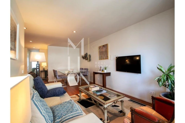 Apartamento T2 para Arrendamento em Cedofeita, Santo Ildefonso, Sé, Miragaia, São Nicolau e Vitória Foto 9