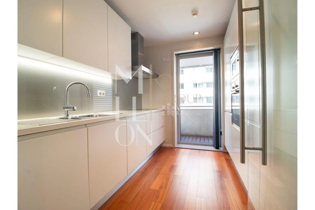 Apartamento T2 para Arrendamento em Cedofeita, Santo Ildefonso, Sé, Miragaia, São Nicolau e Vitória Foto 12