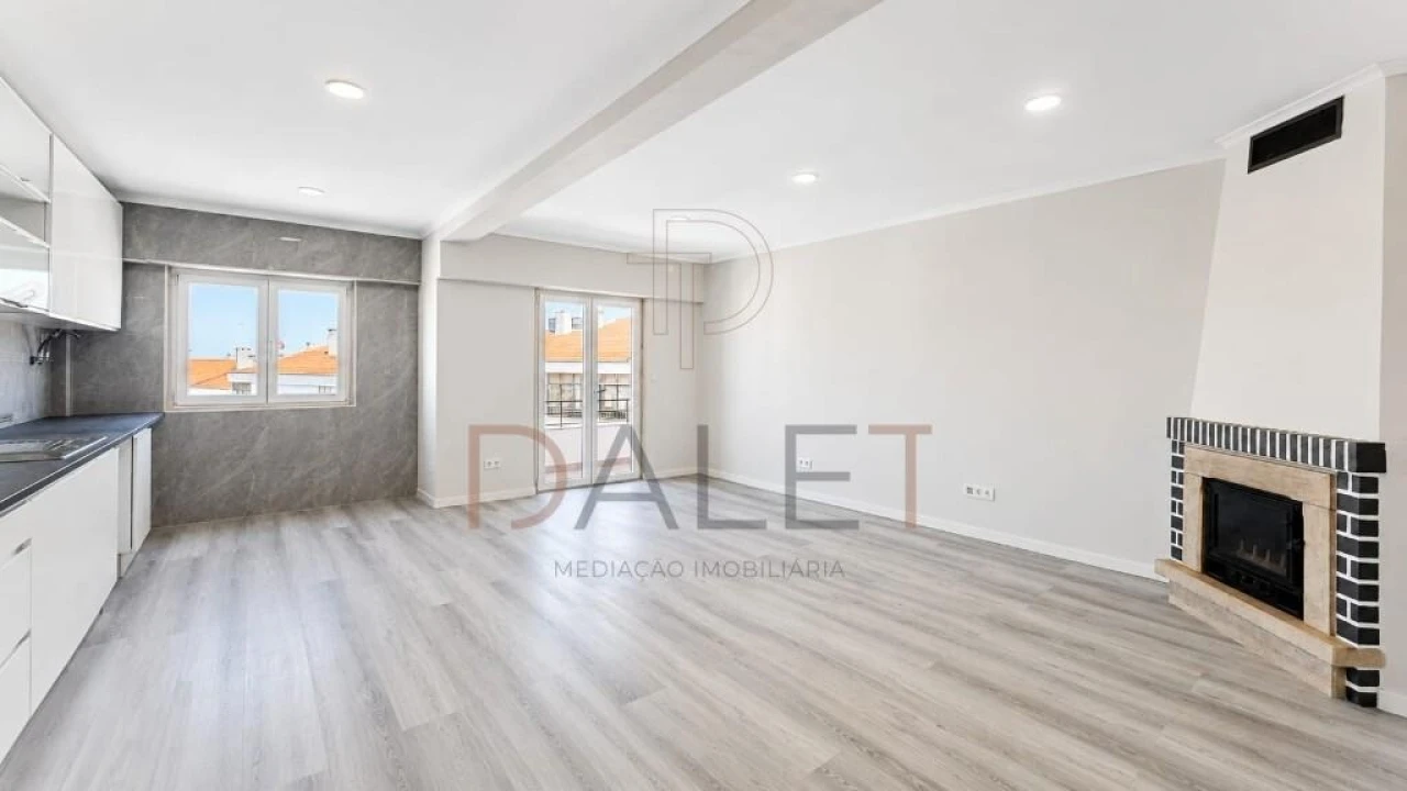 Apartamento T4 para Venda em Amora Foto 4