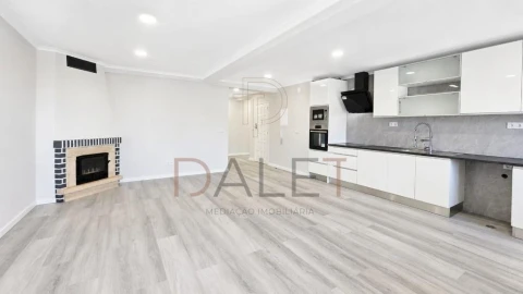 Apartamento T4 para Venda em Amora