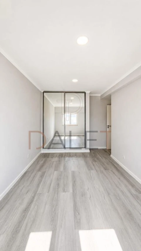 Apartamento T4 para Venda em Amora