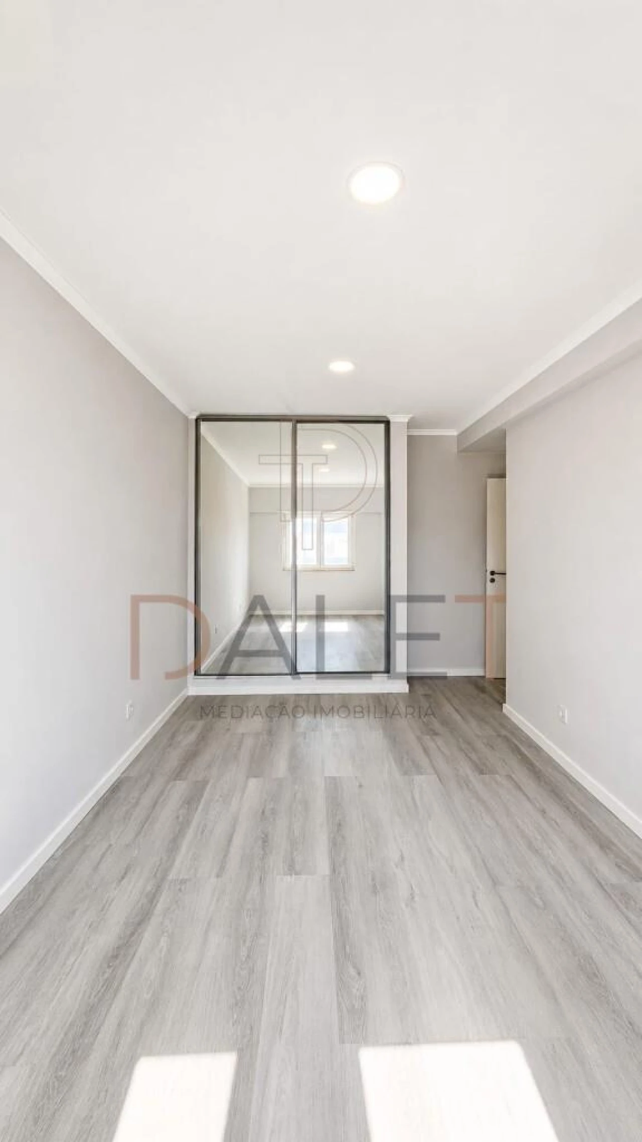 Apartamento T4 para Venda em Amora Foto 24