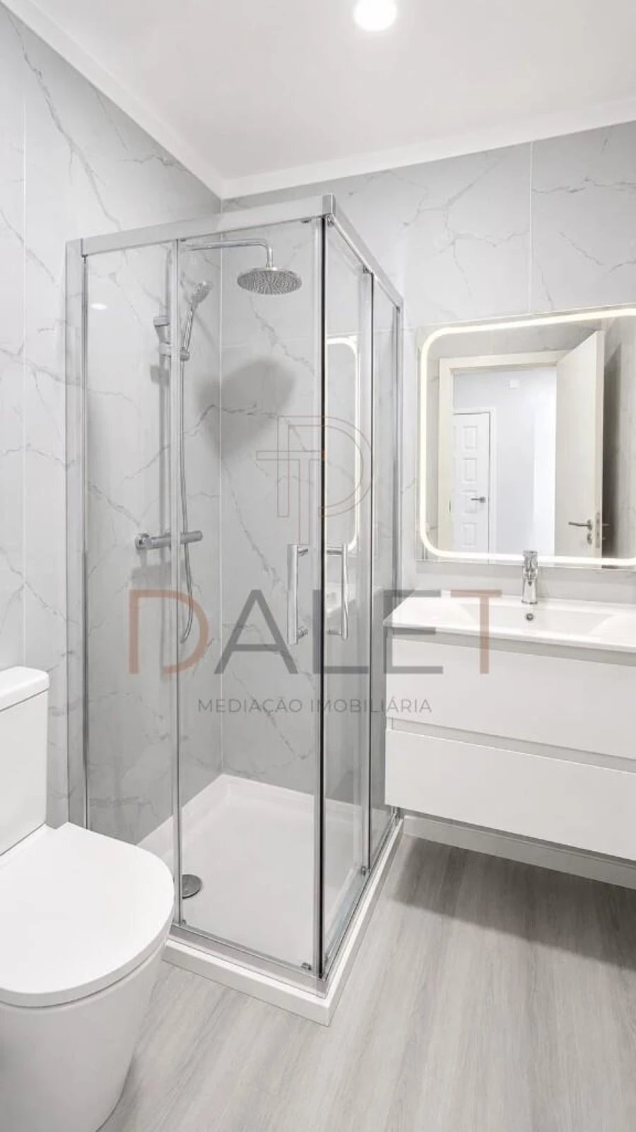 Apartamento T4 para Venda em Amora Foto 17