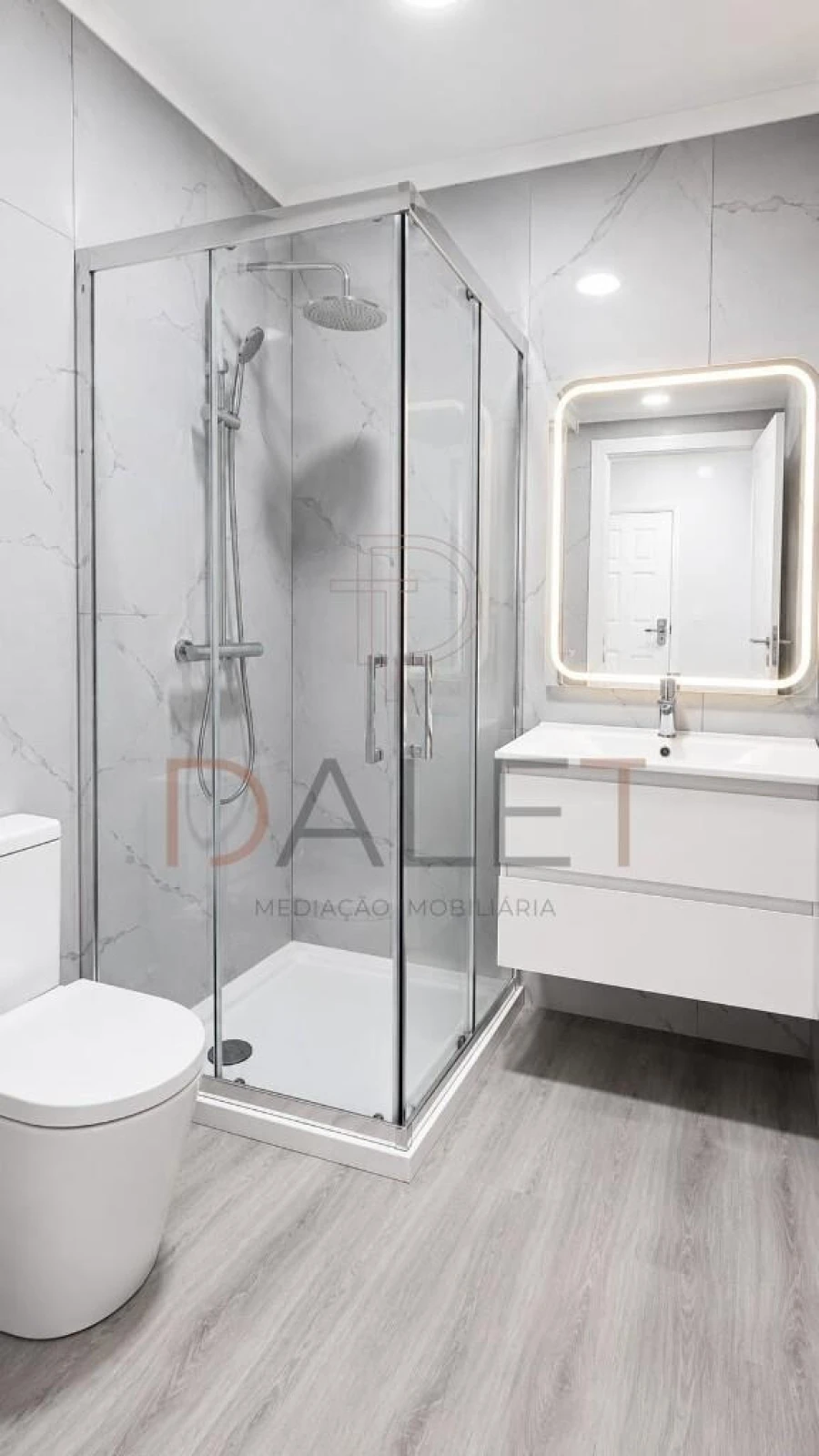 Apartamento T4 para Venda em Amora Foto 23