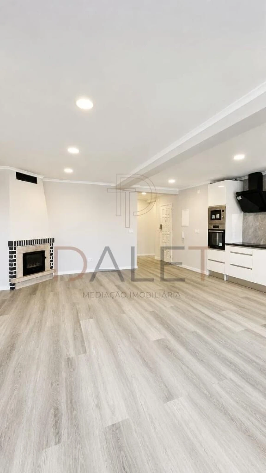 Apartamento T4 para Venda em Amora Foto 3