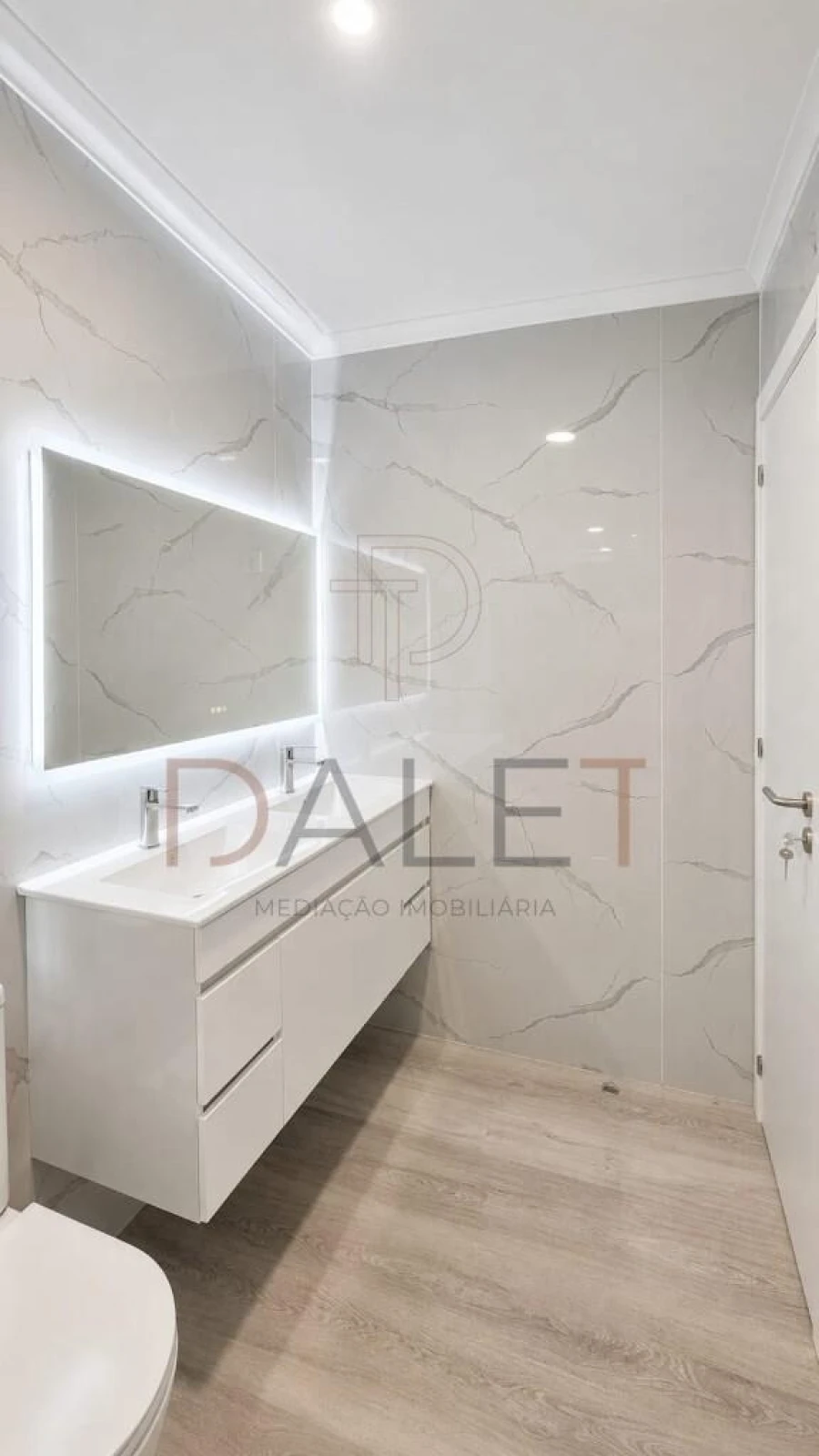Apartamento T4 para Venda em Amora Foto 16