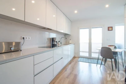 Apartamento T4 para Venda em Bombarral e Vale Covo