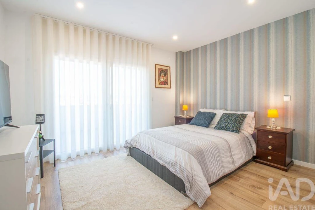 Apartamento T4 para Venda em Bombarral e Vale Covo Foto 10