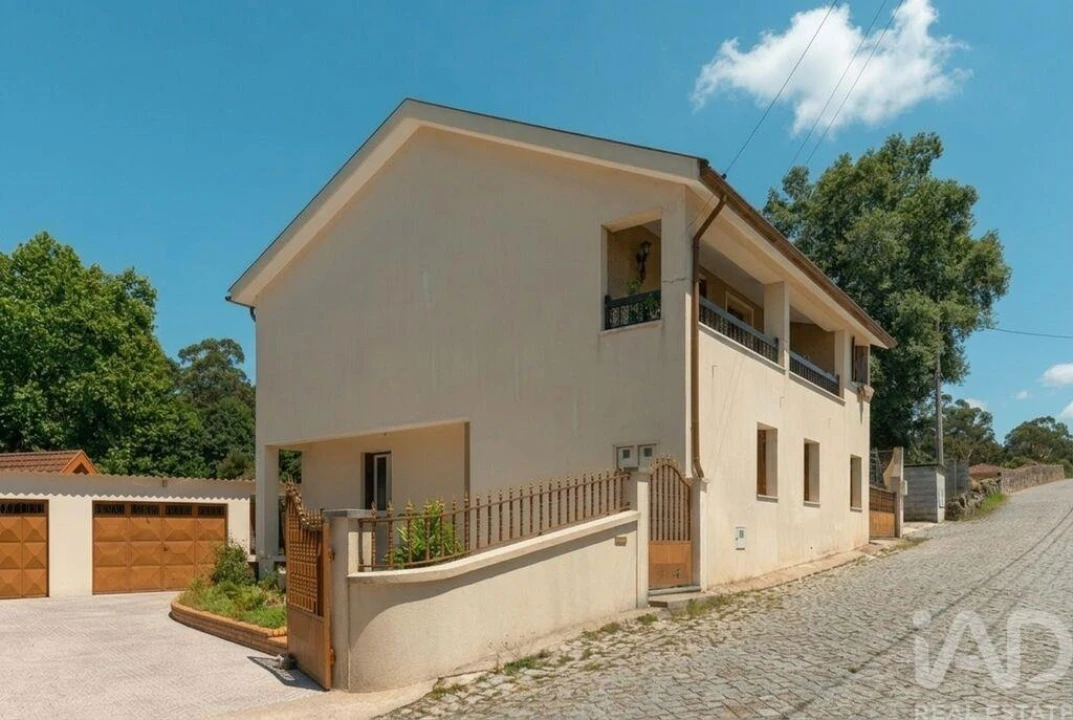 Moradia T6 para Venda em Penafiel Foto 1