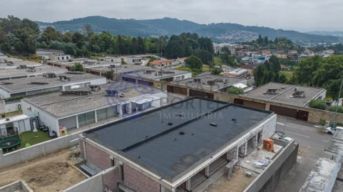 Moradia T4 para Venda em Selho (São Jorge)