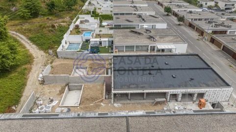 Moradia T4 para Venda em Selho (São Jorge)